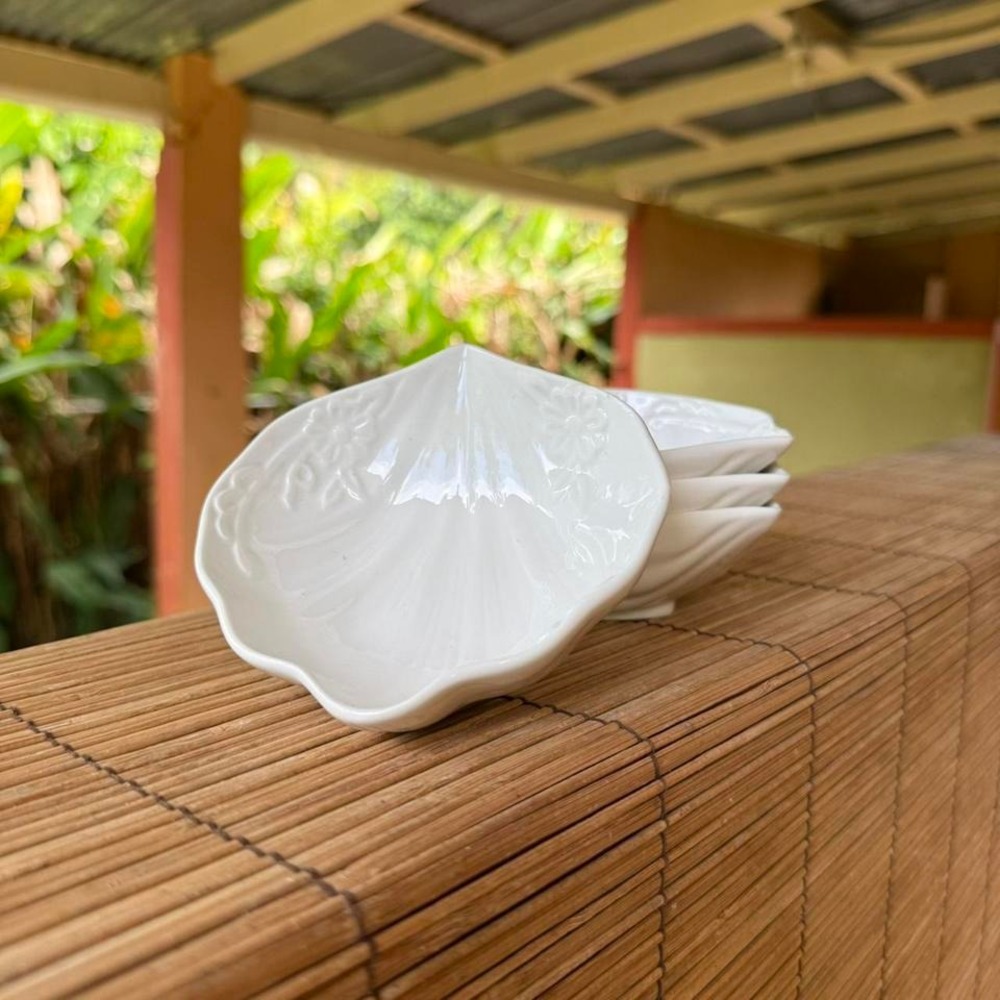 White Ceramic SeaShell‎ Bowls Set of 4 Pearl Tide Coastal Home Decor Bath Vanity